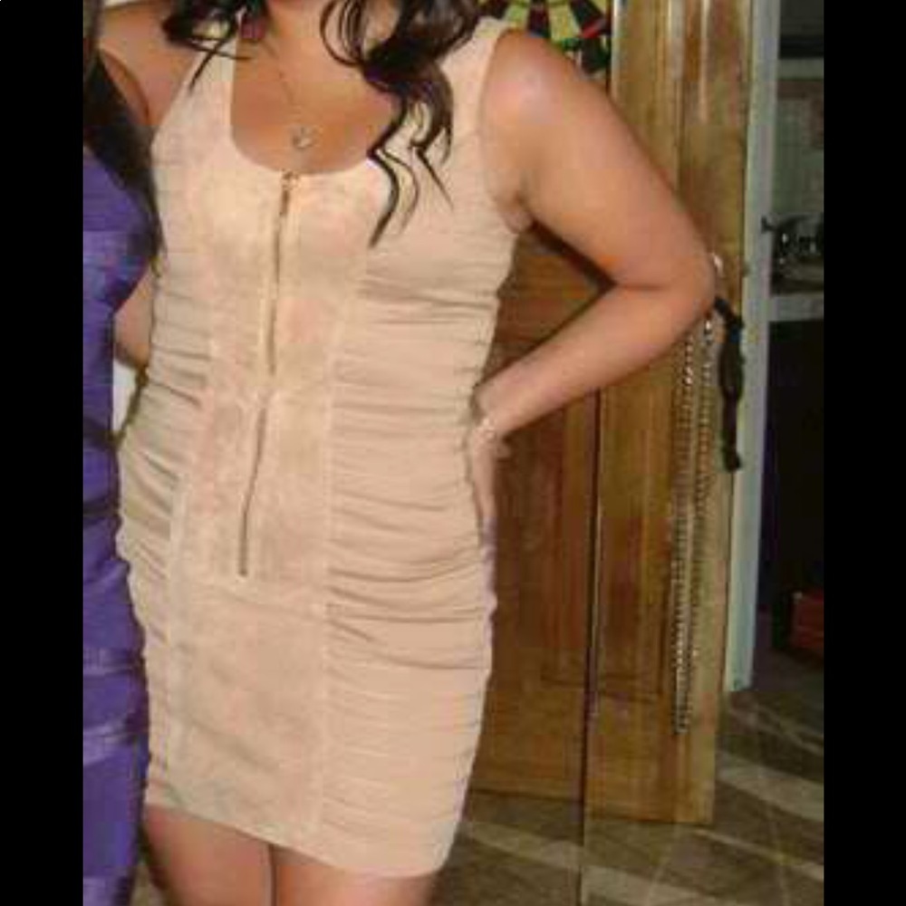 Dress - Picture 7 of 7